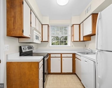 3864 Porter Street Nw - Photo Thumbnail 6