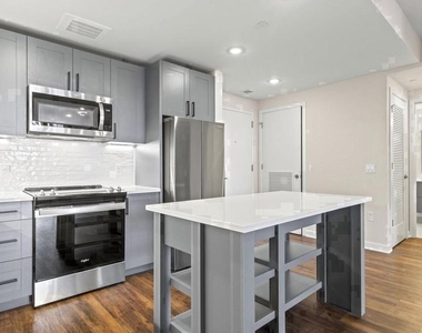 4000 Wisconsin Avenue Nw - Photo Thumbnail 8
