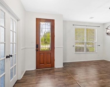 2225 Speidel Dr - Photo Thumbnail 3