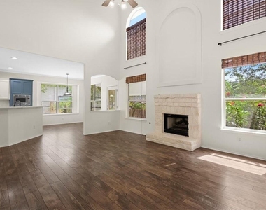 2225 Speidel Dr - Photo Thumbnail 6