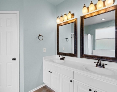 2225 Speidel Dr - Photo Thumbnail 18