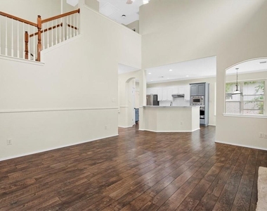 2225 Speidel Dr - Photo Thumbnail 10