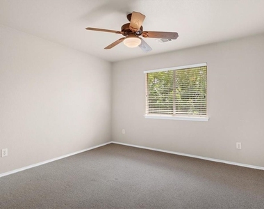 2225 Speidel Dr - Photo Thumbnail 29