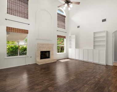 2225 Speidel Dr - Photo Thumbnail 7