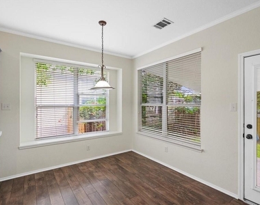 2225 Speidel Dr - Photo Thumbnail 9