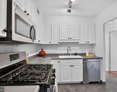 429 N Street Sw - Photo Thumbnail 7