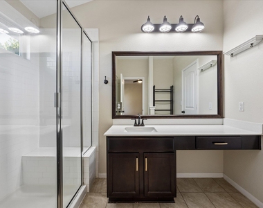 10110 Lampton Ln - Photo Thumbnail 5