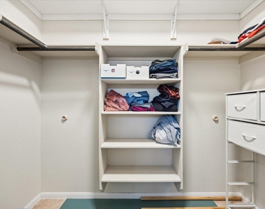 10110 Lampton Ln - Photo Thumbnail 6