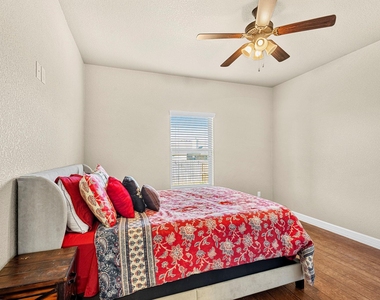 208 Terry Meadow Ln - Photo Thumbnail 23