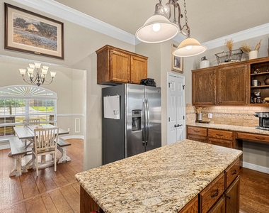 208 Terry Meadow Ln - Photo Thumbnail 10