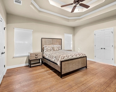 208 Terry Meadow Ln - Photo Thumbnail 18