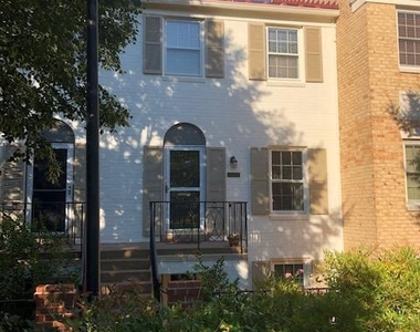 3249 B Sutton Place Nw - Photo Thumbnail 1