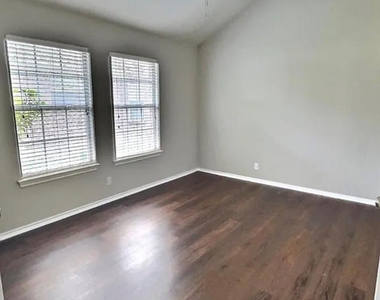 2107 Bent Tree Ct - Photo Thumbnail 7