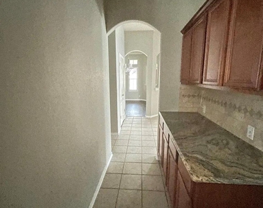 2107 Bent Tree Ct - Photo Thumbnail 9
