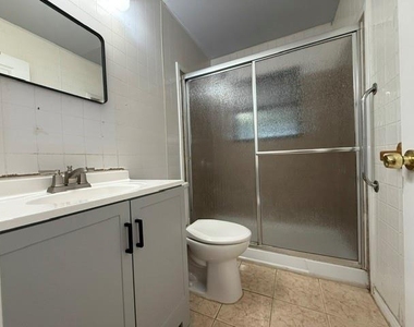 308 E Lola Dr - Photo Thumbnail 9