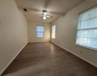308 E Lola Dr - Photo Thumbnail 14