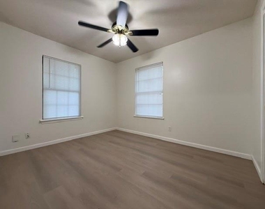 308 E Lola Dr - Photo Thumbnail 11