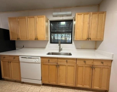 308 E Lola Dr - Photo Thumbnail 4