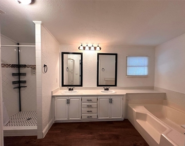 305 Cougar Ave N - Photo Thumbnail 12