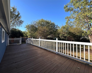 305 Cougar Ave N - Photo Thumbnail 24