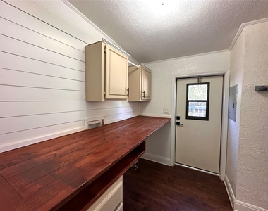 305 Cougar Ave N - Photo Thumbnail 22