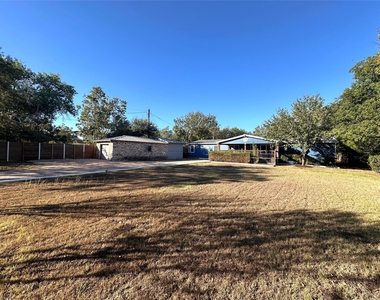 305 Cougar Ave N - Photo Thumbnail 1
