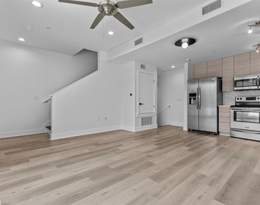 604 N Bluff Dr - Photo Thumbnail 11