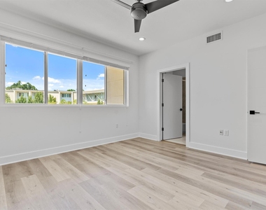 604 N Bluff Dr - Photo Thumbnail 14