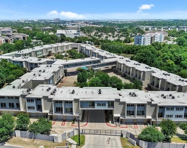 604 N Bluff Dr - Photo Thumbnail 5