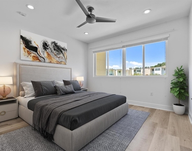 604 N Bluff Dr - Photo Thumbnail 2