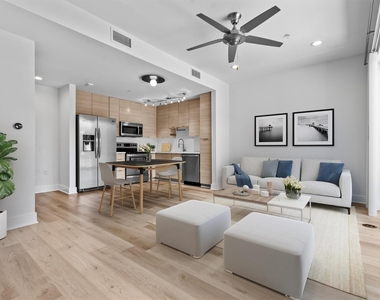 604 N Bluff Dr - Photo Thumbnail 1