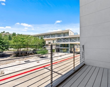 604 N Bluff Dr - Photo Thumbnail 15