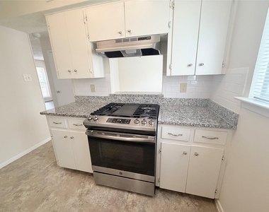 4520 Depew Ave - Photo Thumbnail 8