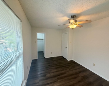 4520 Depew Ave - Photo Thumbnail 24