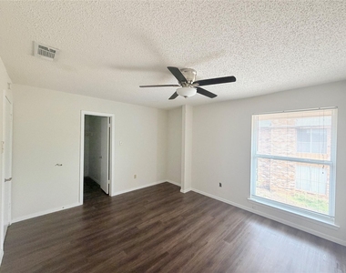 4520 Depew Ave - Photo Thumbnail 18