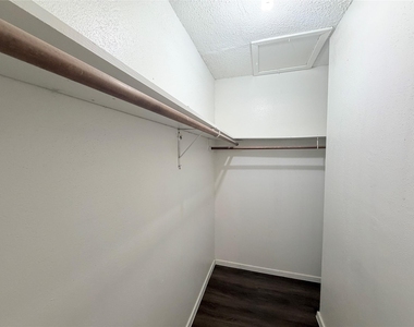 4520 Depew Ave - Photo Thumbnail 25
