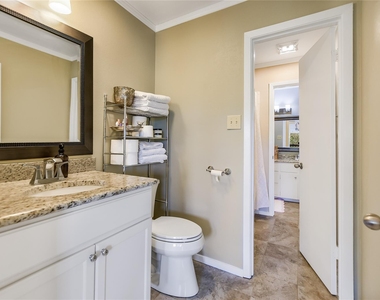 3601 Las Colinas Dr - Photo Thumbnail 6