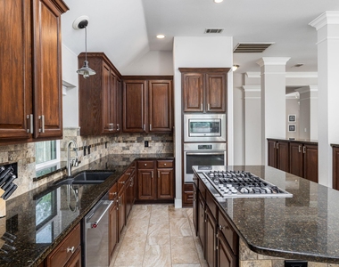 10025 Scull Creek Dr - Photo Thumbnail 9