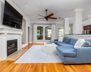 10025 Scull Creek Dr - Photo Thumbnail 4