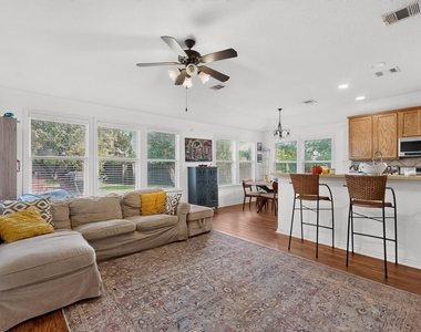2400 White Stallion Way - Photo Thumbnail 6
