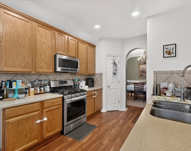 2400 White Stallion Way - Photo Thumbnail 12