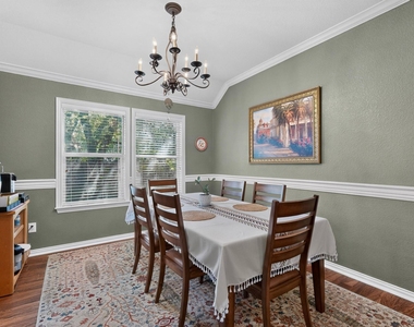 2400 White Stallion Way - Photo Thumbnail 4
