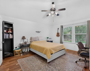 2400 White Stallion Way - Photo Thumbnail 19