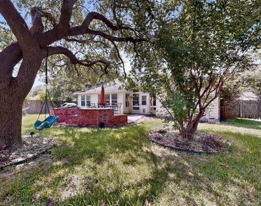 2400 White Stallion Way - Photo Thumbnail 32