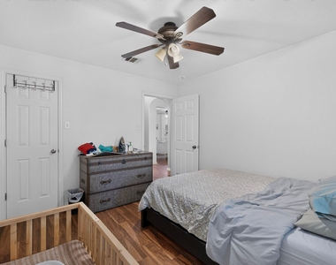 2400 White Stallion Way - Photo Thumbnail 22