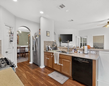 2400 White Stallion Way - Photo Thumbnail 11