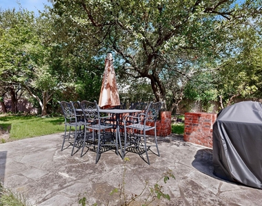 2400 White Stallion Way - Photo Thumbnail 31