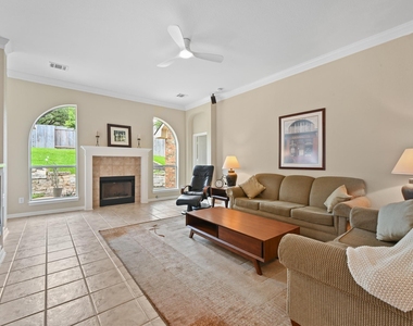12909 Majestic Oaks Dr - Photo Thumbnail 9