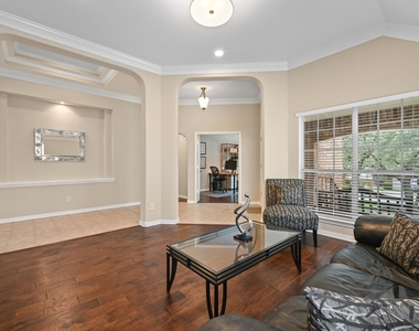 12909 Majestic Oaks Dr - Photo Thumbnail 6