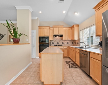 12909 Majestic Oaks Dr - Photo Thumbnail 12
